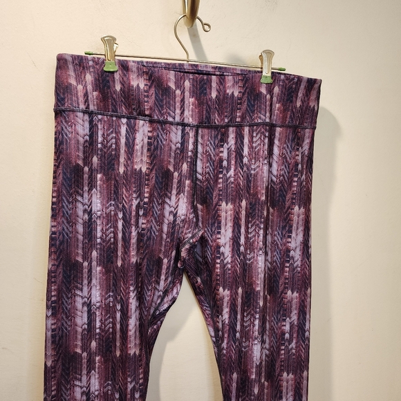 Fabletics Midrise Power Hold Zip Pocket Pattern capri leggings  XL - Picture 7 of 14